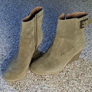 Easy spirit boots